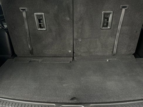 Used 2021 GMC Acadia Denali w/ Denali Technology Package image 18