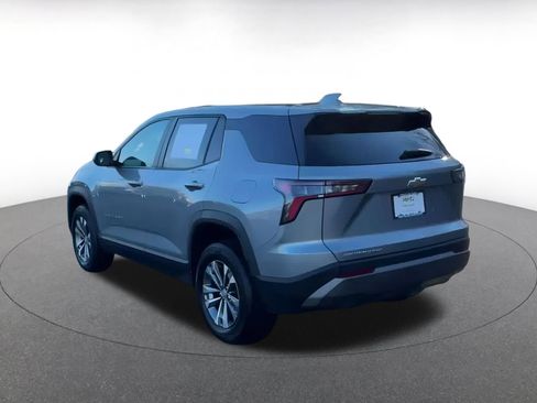 Used 2025 Chevrolet Equinox LT image 11