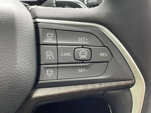 Certified 2026 Jeep Grand Cherokee Altitude RWD image 32