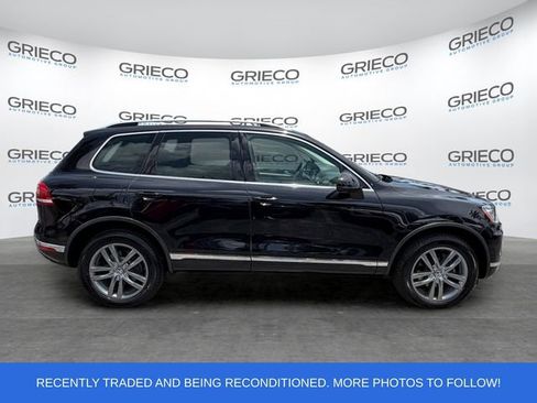 Used 2016 Volkswagen Touareg TDI AWD/4WD image 8