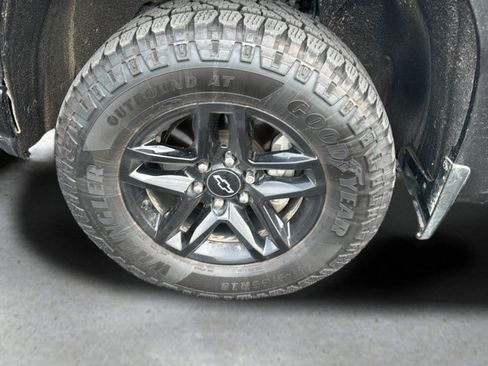 Used 2021 Chevrolet Silverado 1500 LT Trail Boss w/ Convenience Package II AWD/4WD image 18