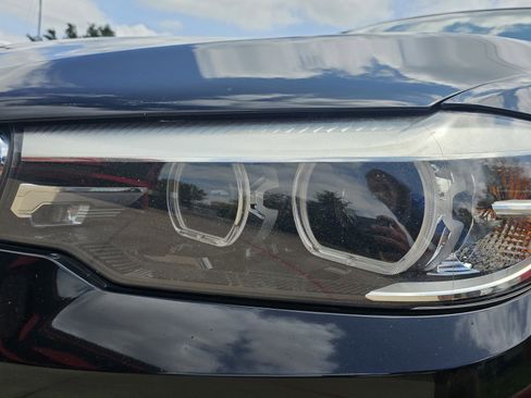 Used 2018 BMW 530e w/ Premium Package 2 image 11