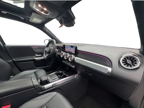 Used 2022 Mercedes-Benz GLB 250 4MATIC w/ Premium Package Lite image 30
