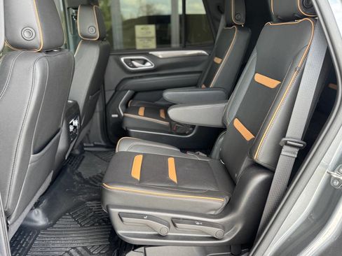 Used 2022 GMC Yukon AT4 w/ Technology Package image 5