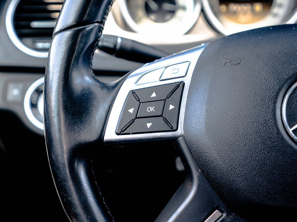 Used 2012 Mercedes-Benz C 300 4MATIC Sedan image 17
