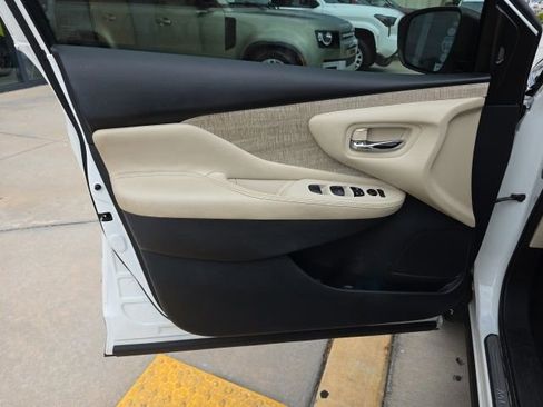 Used 2023 Nissan Murano SV FWD image 9