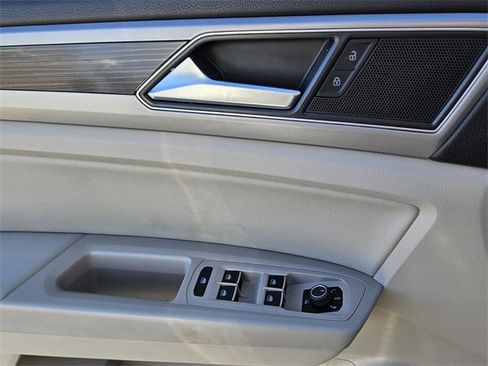 Used 2019 Volkswagen Atlas SEL image 30