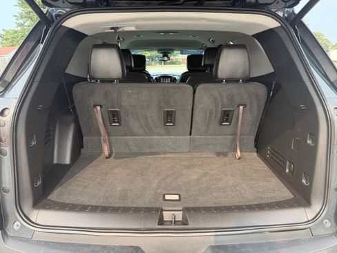 Used 2019 Chevrolet Traverse RS FWD image 17