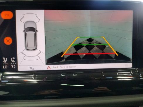 New 2025 Volkswagen Atlas Peak Edition SE image 9