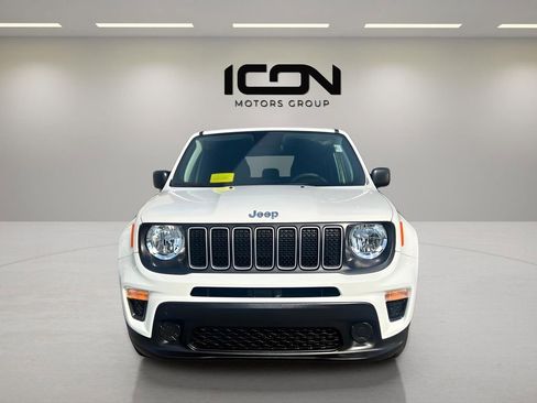 Used 2023 Jeep Renegade Latitude image 3