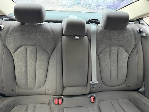 Used 2016 Chrysler 200 Limited FWD image 16