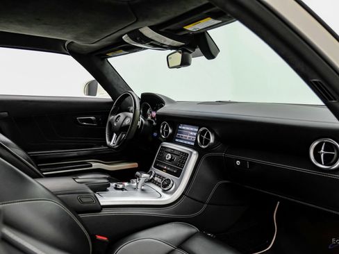 Used 2011 Mercedes-Benz SLS AMG Coupe image 54
