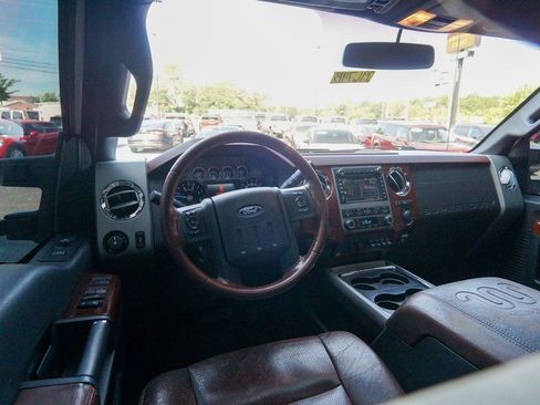 Used 2012 Ford F250 King Ranch w/ King Ranch w/Chrome Pkg AWD/4WD image 14