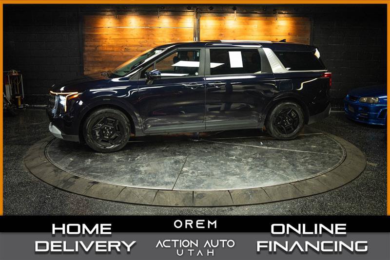 Used 2025 Kia Carnival FWD image 1
