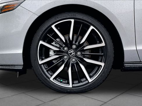 Used 2025 Honda Accord Touring image 11