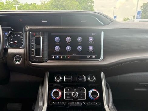 Used 2021 GMC Yukon XL Denali w/ Denali Premium Package AWD/4WD image 16