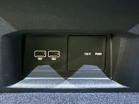 Certified 2020 Volkswagen Atlas Cross Sport SEL image 23