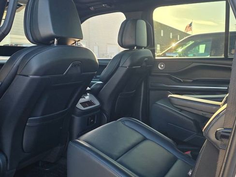 Used 2025 Lincoln Navigator L Reserve w/ Jet Appearance Package image 41
