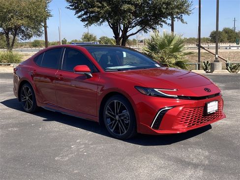 New 2026 Toyota Camry Hybrid image 3