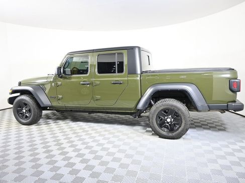 Used 2023 Jeep Gladiator Sport AWD/4WD image 3