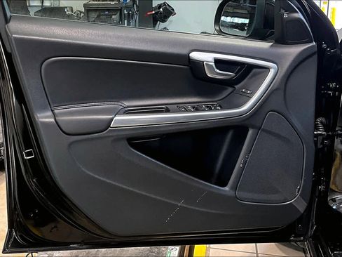 Used 2016 Volvo V60 T5 Premier image 21