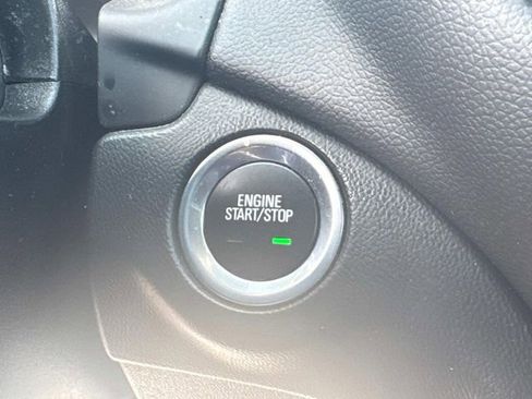 Used 2022 Chevrolet Equinox LT image 38