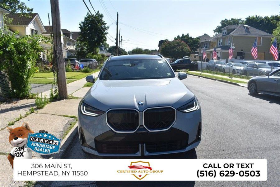 Used 2025 BMW X3 xDrive30i AWD/4WD image 2