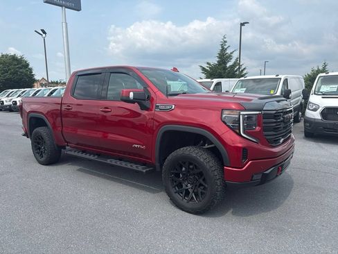 Used 2023 GMC Sierra 1500 AT4 w/ AT4 Preferred Package AWD/4WD image 1