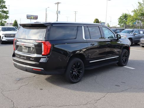 Used 2023 GMC Yukon XL SLT w/ SLT Luxury Package AWD/4WD image 21