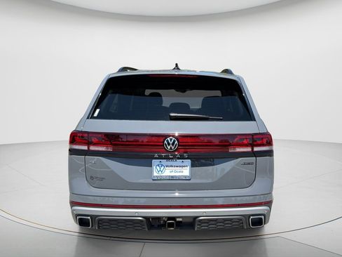 New 2026 Volkswagen Atlas Peak Edition AWD/4WD image 6