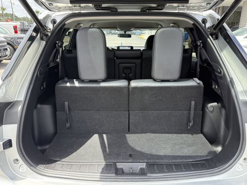 Used 2024 Mitsubishi Outlander SE FWD image 11