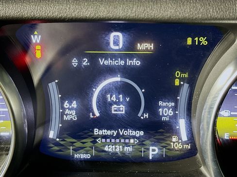 Used 2022 Jeep Wrangler Unlimited Rubicon 4xe w/ Cold Weather Group AWD/4WD image 18
