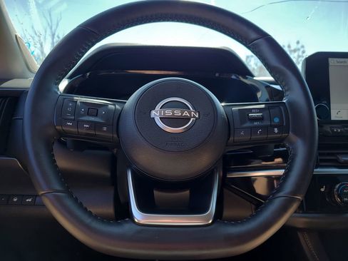 Used 2023 Nissan Pathfinder SL image 29