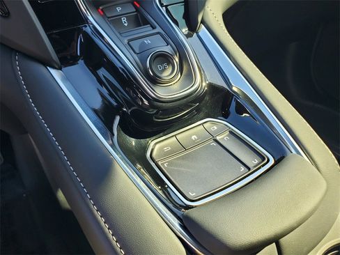 Used 2025 Acura RDX SH-AWD image 32