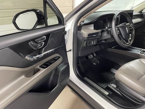 Used 2023 Lincoln Corsair AWD image 10