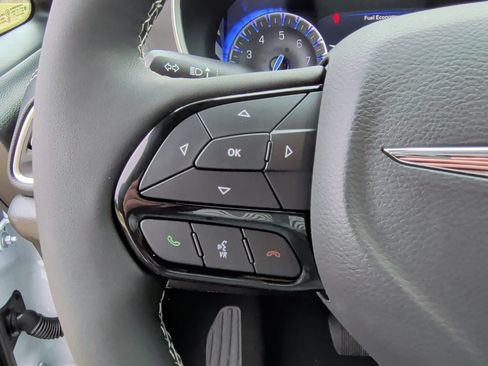 New 2026 Chrysler Pacifica Select w/ S Appearance Package FWD image 17