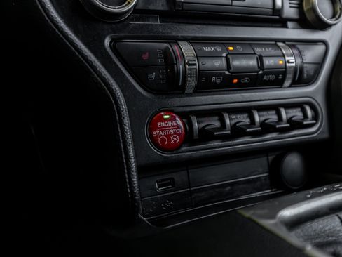 Used 2016 Ford Mustang Shelby GT350 w/ Technology Package image 9