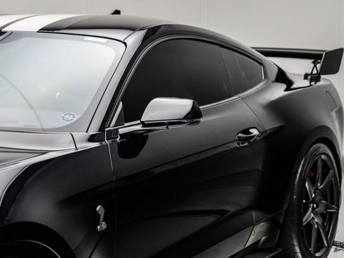 Used 2021 Ford Mustang Shelby GT500 w/ Carbon Fiber Track Pack image 29