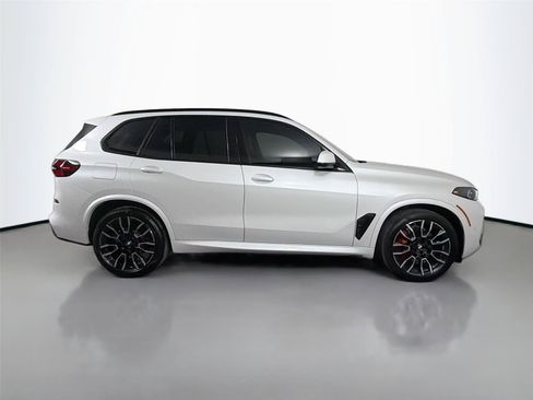 New 2026 BMW X5 xDrive40i w/ M Sport Package AWD/4WD image 4