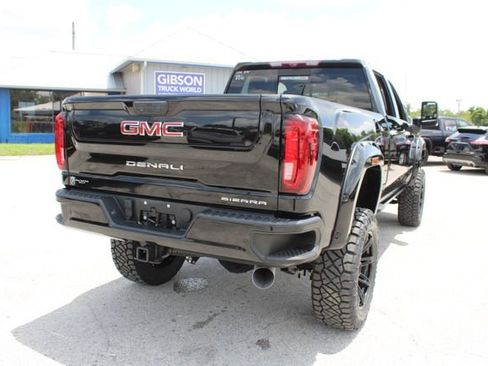 Used 2022 GMC Sierra 2500 Denali w/ Denali Black Diamond Edition image 12
