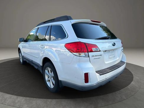 Used 2013 Subaru Outback 3.6R Limited w/ Moonroof Pkg AWD/4WD image 7