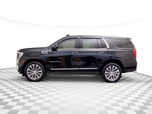 Used 2022 GMC Yukon Denali w/ Denali Premium Package image 5