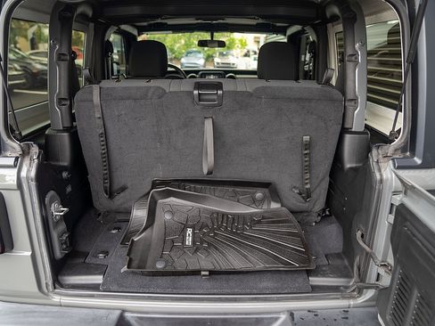 Used 2019 Jeep Wrangler Sport AWD/4WD image 21