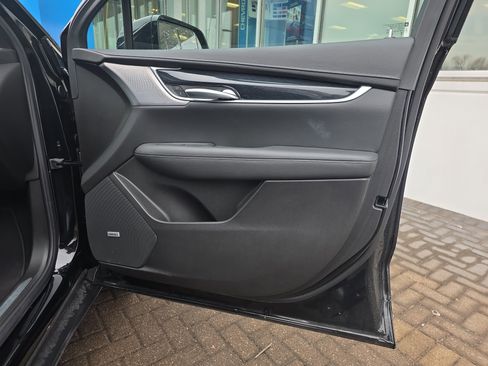 Used 2025 Cadillac XT5 Premium Luxury image 34