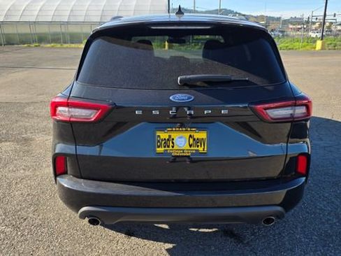 Used 2024 Ford Escape ST-Line image 5