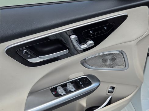 Used 2023 Mercedes-Benz C 300 Sedan image 13