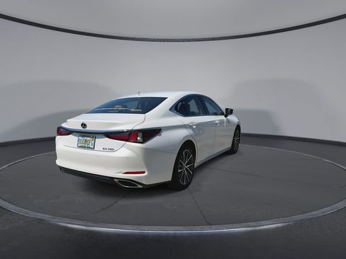 Used 2025 Lexus ES 350 w/ Premium Package image 8