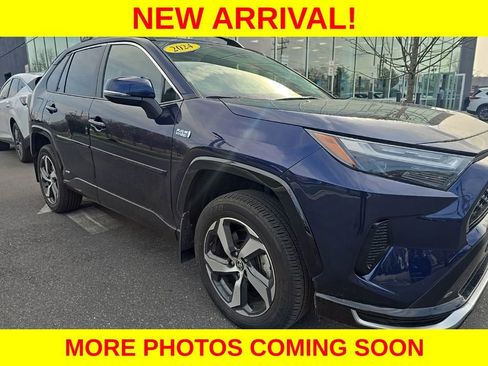 Used 2024 Toyota RAV4 SE w/ Weather & Moonroof Package image 2