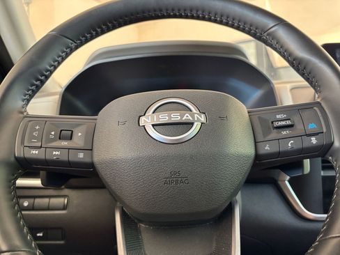 Used 2025 Nissan Rogue SV FWD image 30