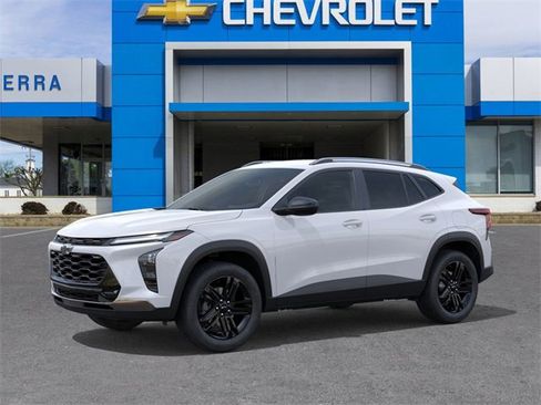 New 2025 Chevrolet Trax ACTIV w/ Driver Confidence Package image 2